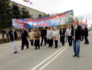 Первомайская демонстрация в Темрюке. Фото Дмитрия Карпенко